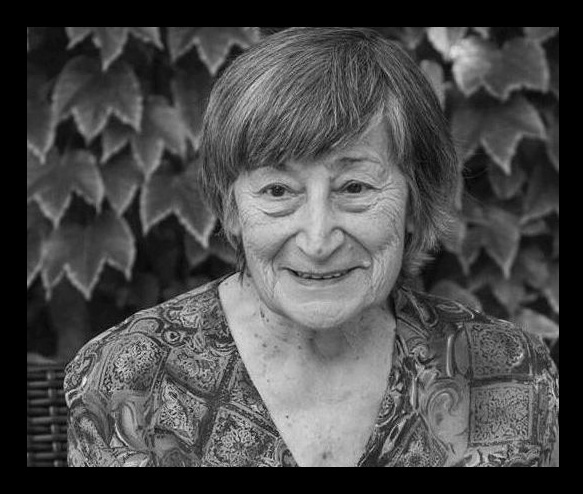 Elhunyt Sigmond Júlia bábszínész, Társaságunk alapító tagja