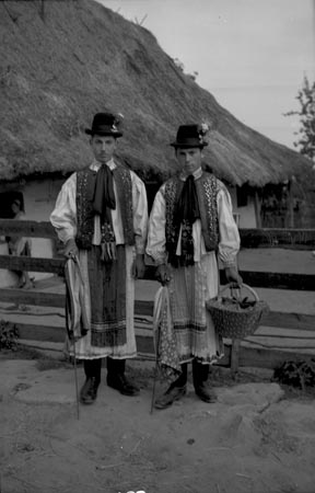 hívogató legények